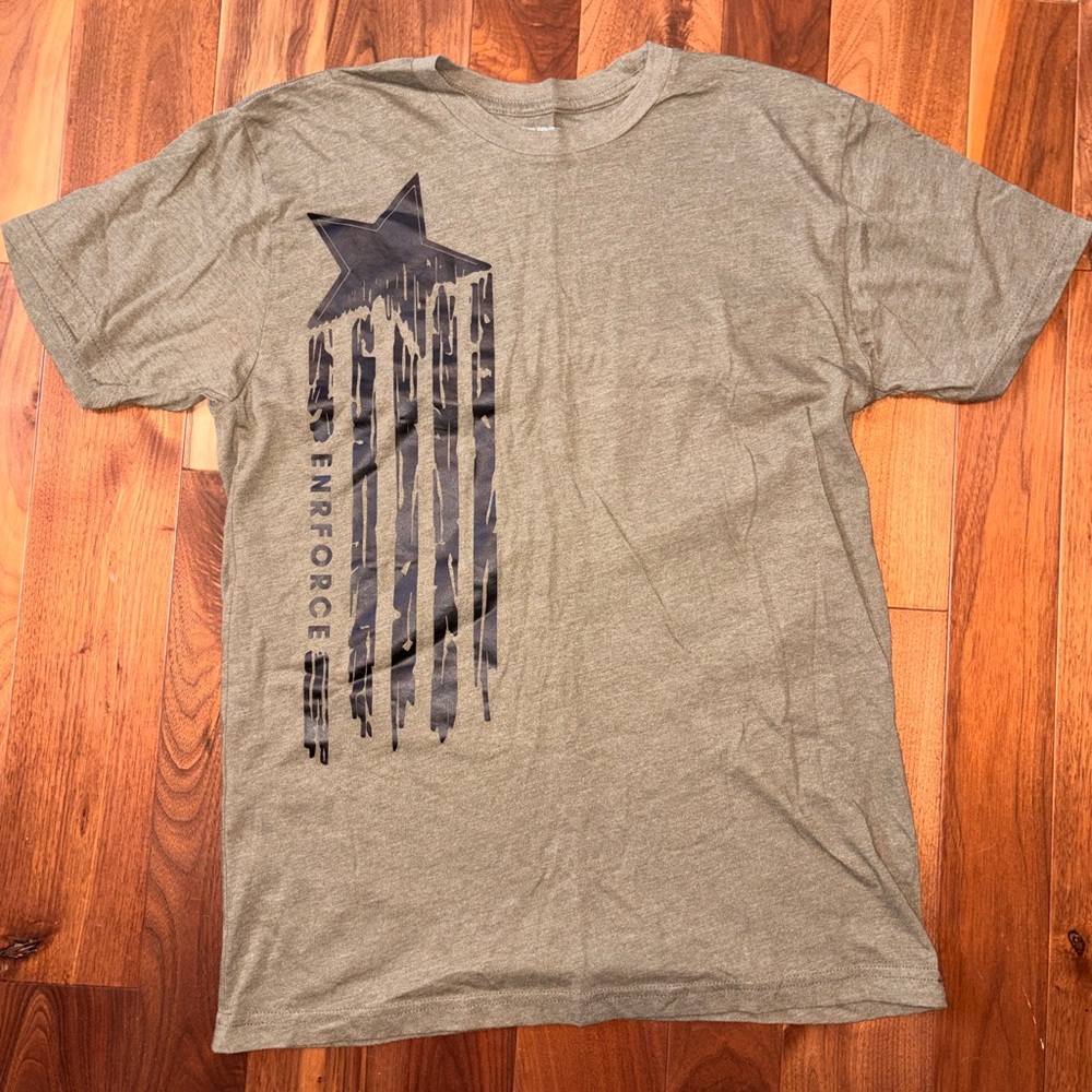 Men's Star Graphic Tee in Olive